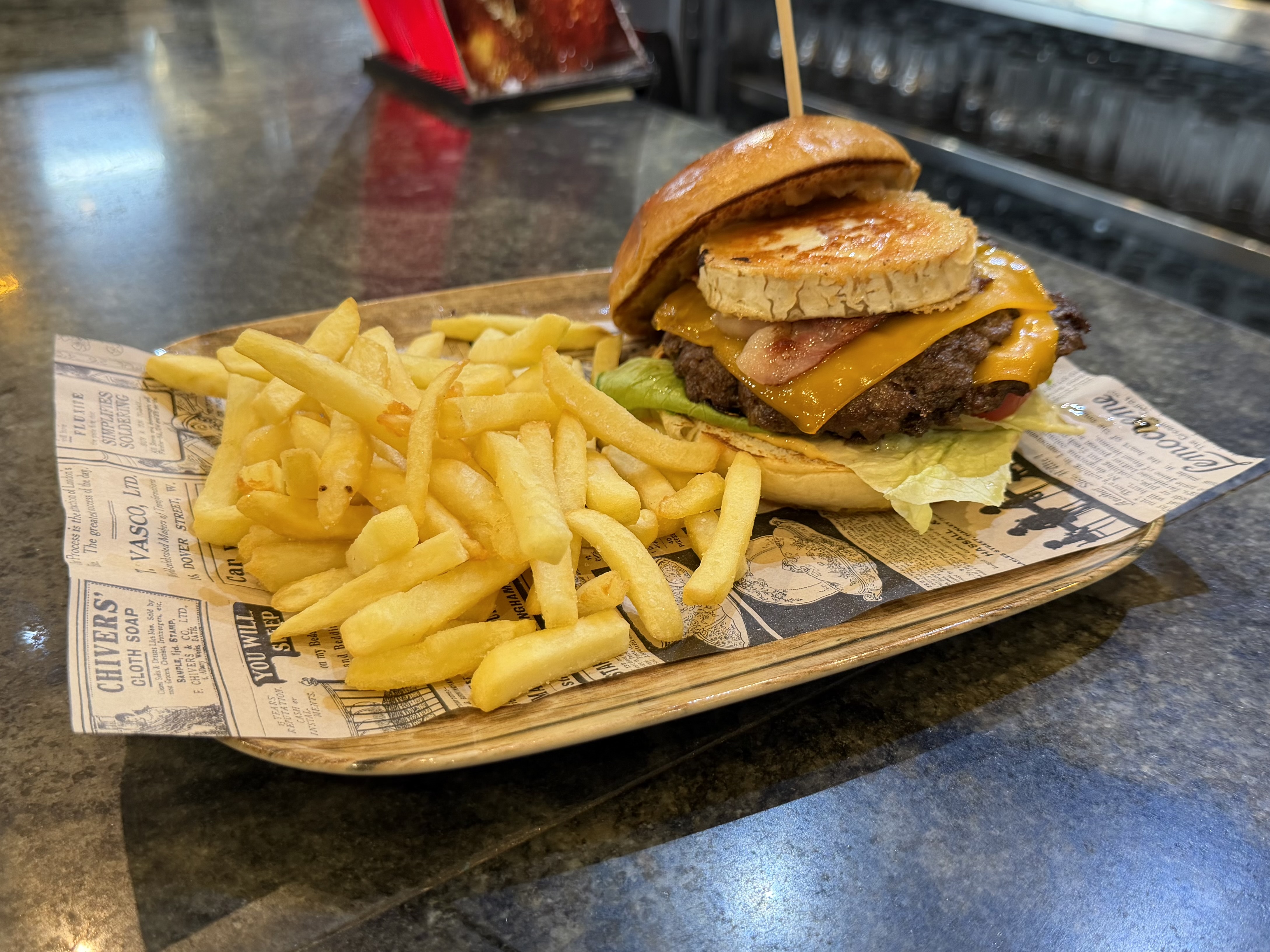 HAMBURGUESA CON QUESO DE CABRA