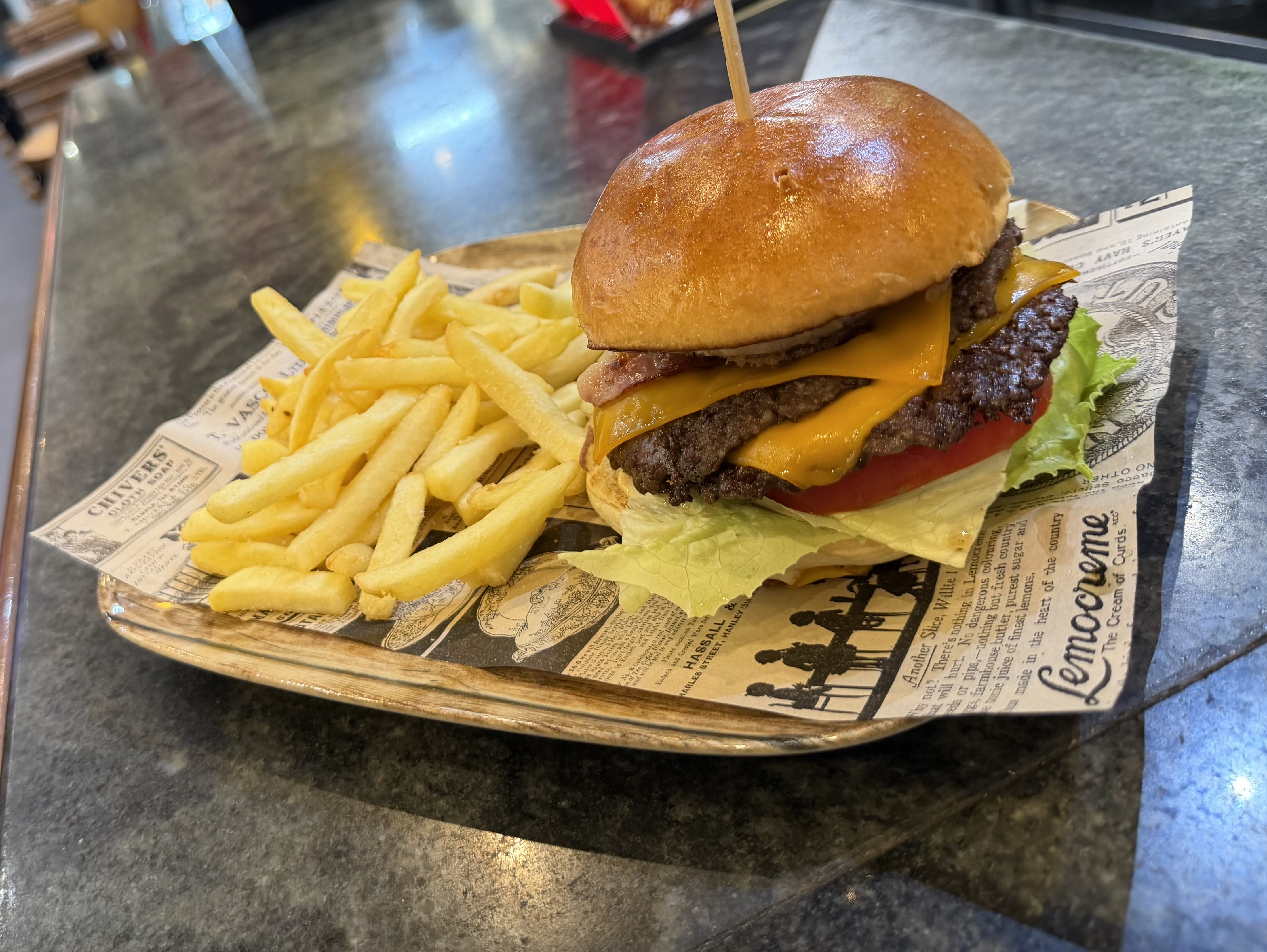 DOBLE SMASH BURGUER + PATATAS