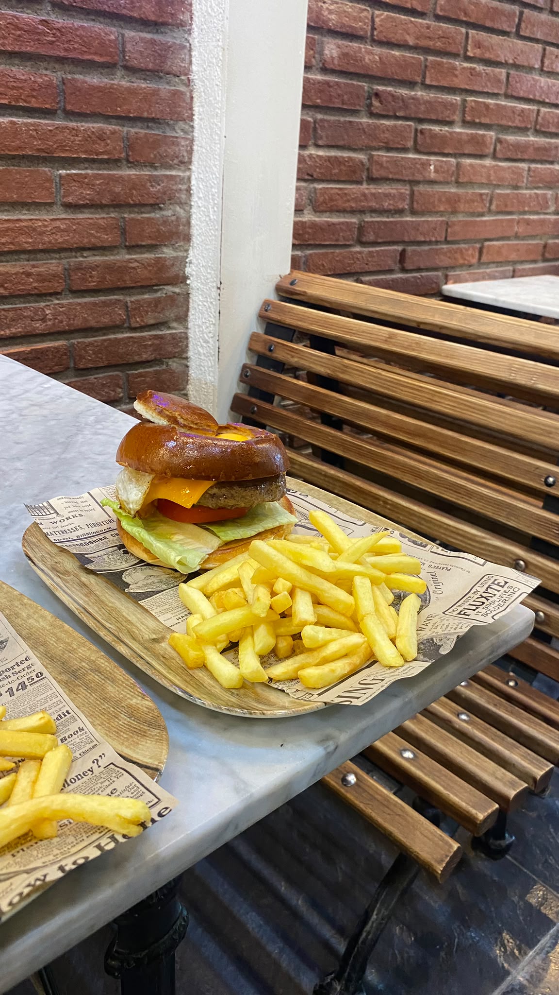 LA CLÁSICA : HAMBURGUESA 180GR DE CARNE VACUNO